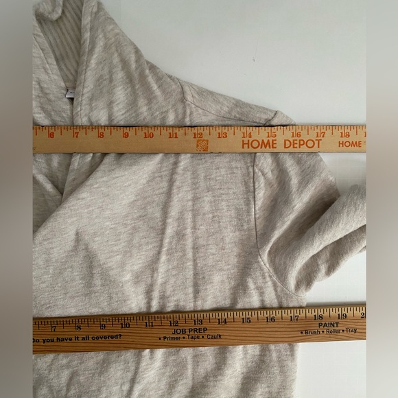 Liz Lange Maternity Drape Front Cardigan Waterfall Style size S/P Oatmeal color - Picture 5 of 11